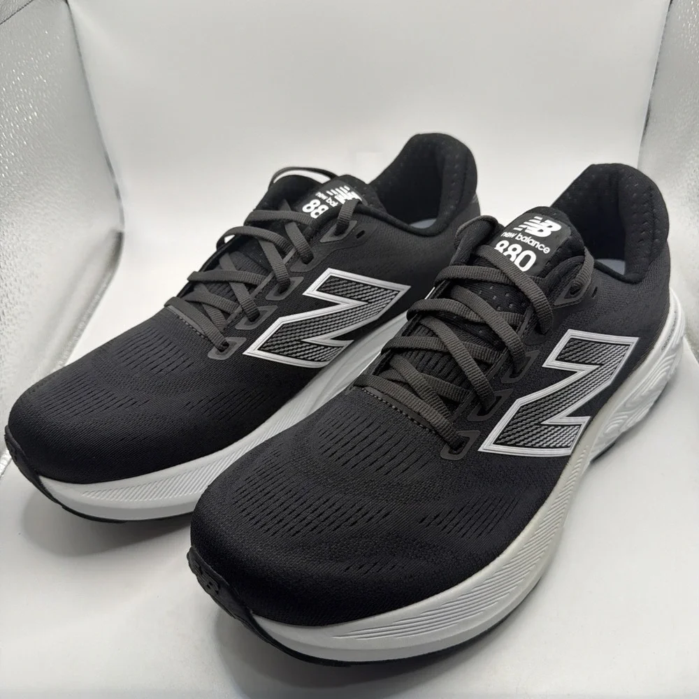 New‎ Balance Fresh Foam X 880v15  BLACK/WHITE   Running Shoes Woman 8, Men 6.5